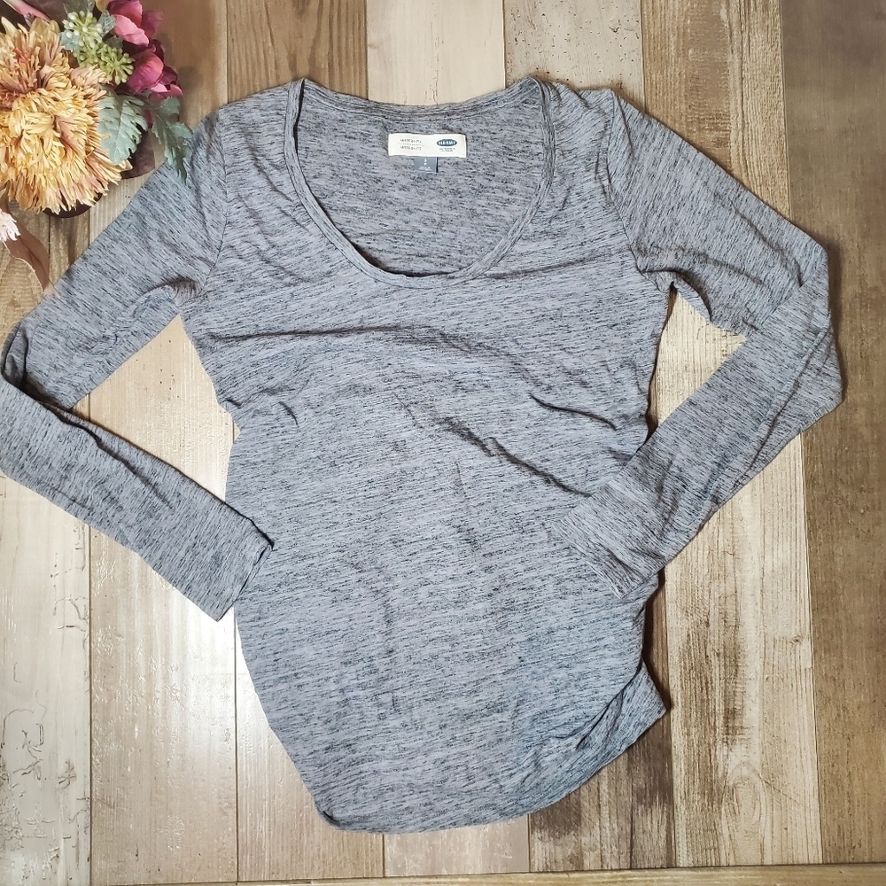 Old Navy Heather Gray Maternity Long Sleeve T-Shirt Size Small NWOT